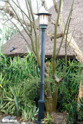 Colonial Lamppost