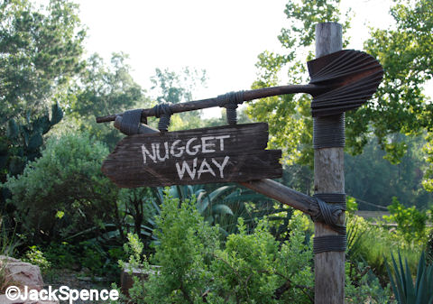 Nugget Way Sign