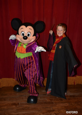 Disney-halloween-party-mickey-in-costume.jpg
